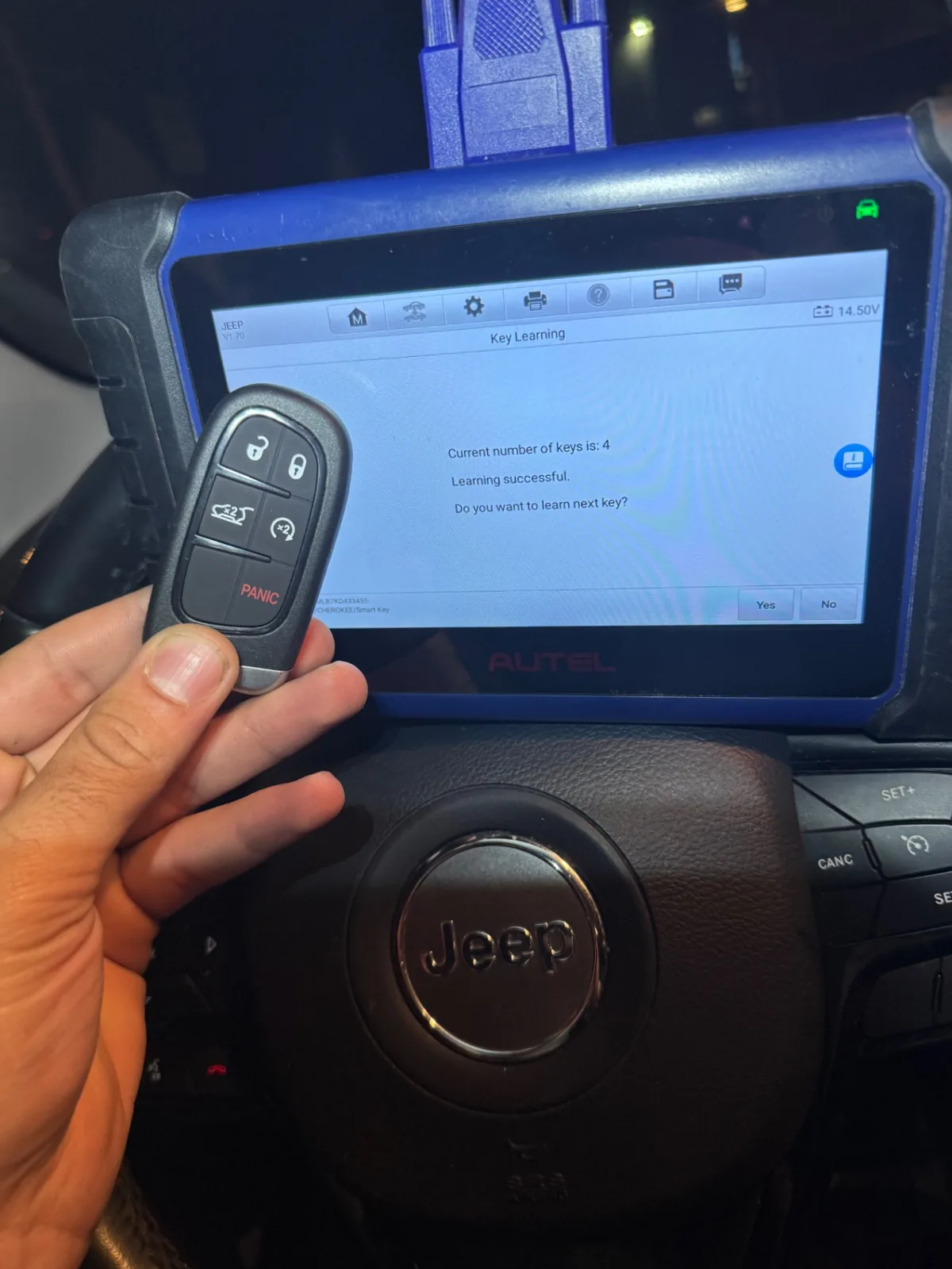 Jeep Cherokee smart key added during an on-site key learning procedure